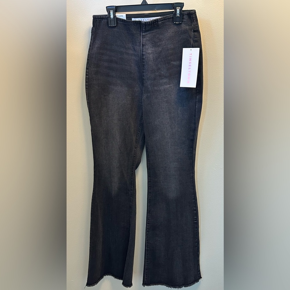 Tinseltown NWT High Rise Flare Jeans size 28 or 7